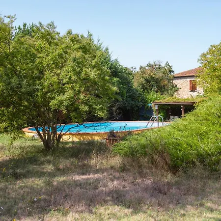 Lucigarden Con Piscina