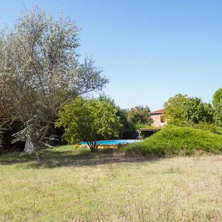 Lucigarden Con Piscina Lejlighed